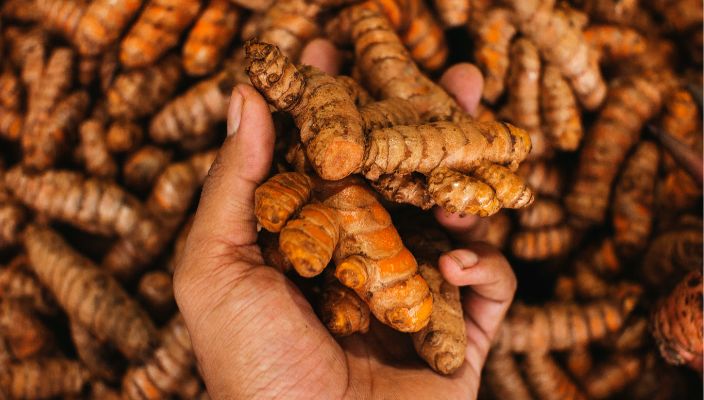 raw turmeric for juicing